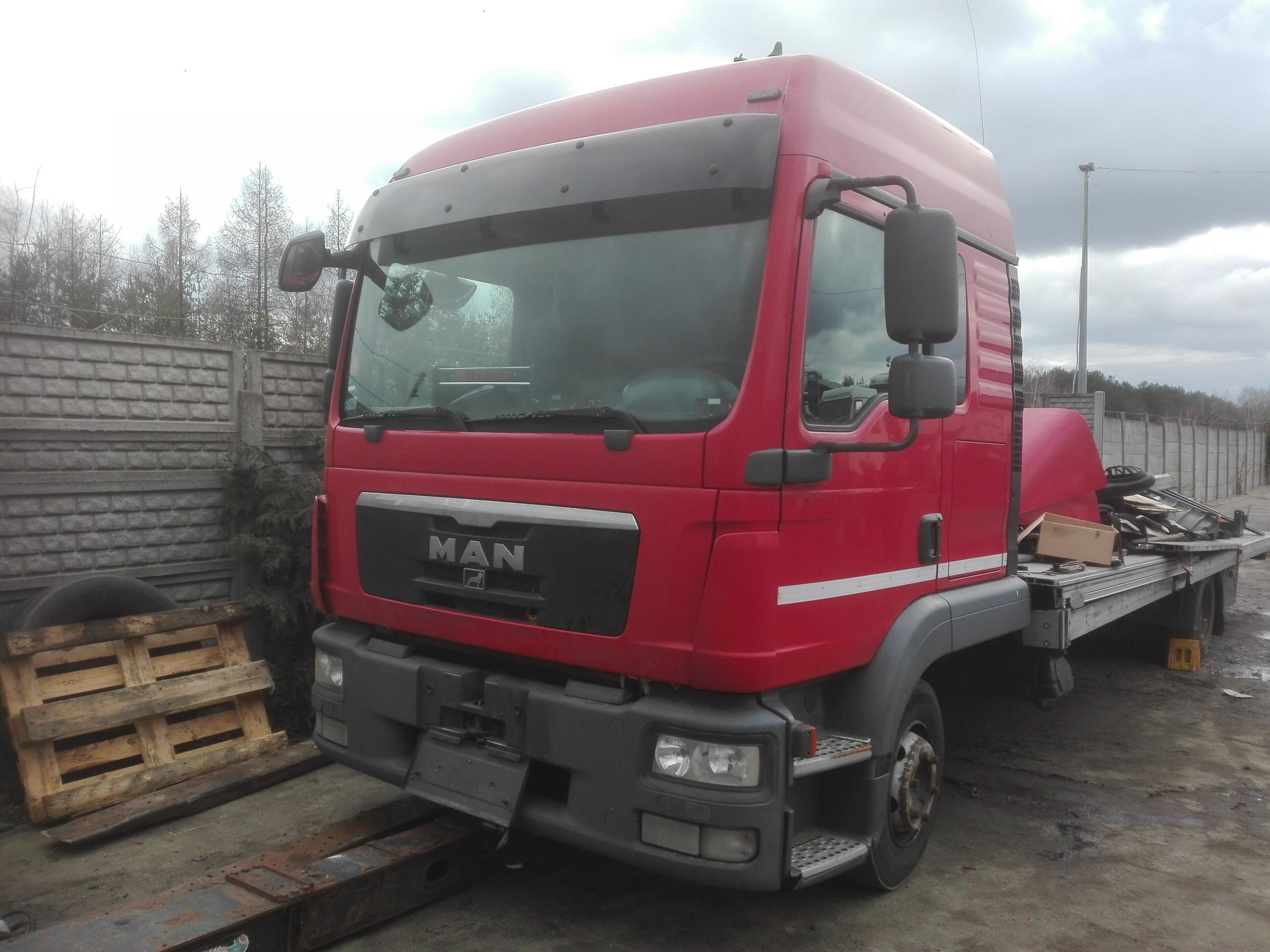 ПОДЪЕМНЫЙ ПРИВОД КАБИНЫ MAN TGL СПАЛЬНЯ 300ZŁ