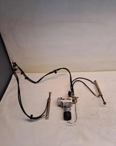 ПРИВІД ЗАСЛІНКИ НАСОСА 3D5827383A VW PHAETON