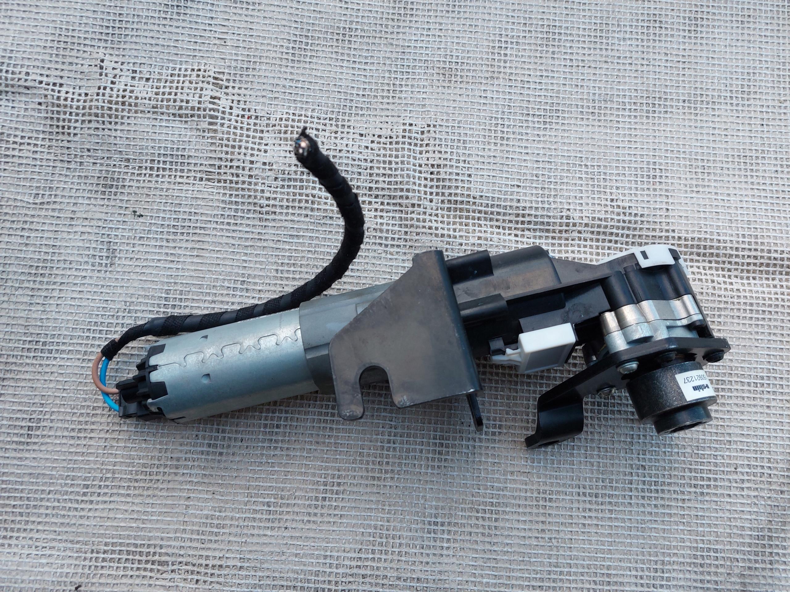 3Y0827852E - Привод двигателя правый задний заслонки MULSANNE 15R