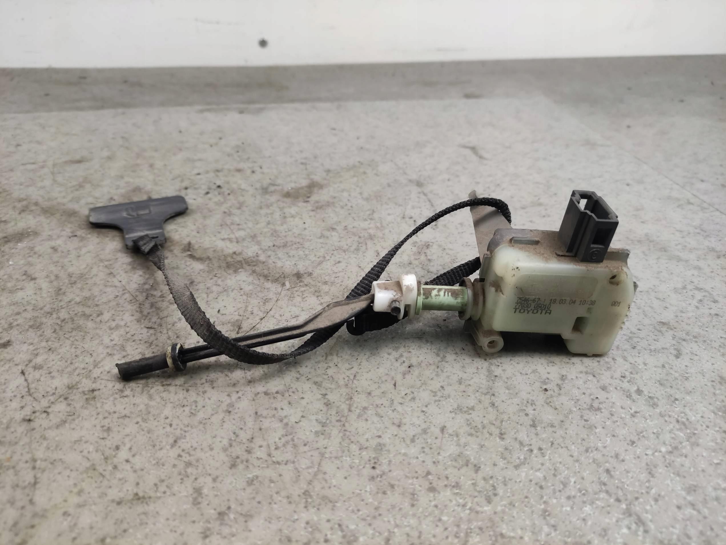 77030-05010 - Привід паливного бака TOYOTA AVENSIS II T25 2. 0D4D