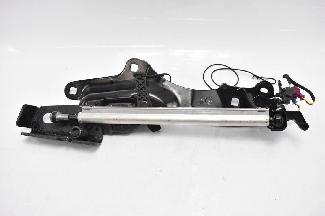 A2057501900 - Привод петли крыши левый MERCEDES W205 кабриолет