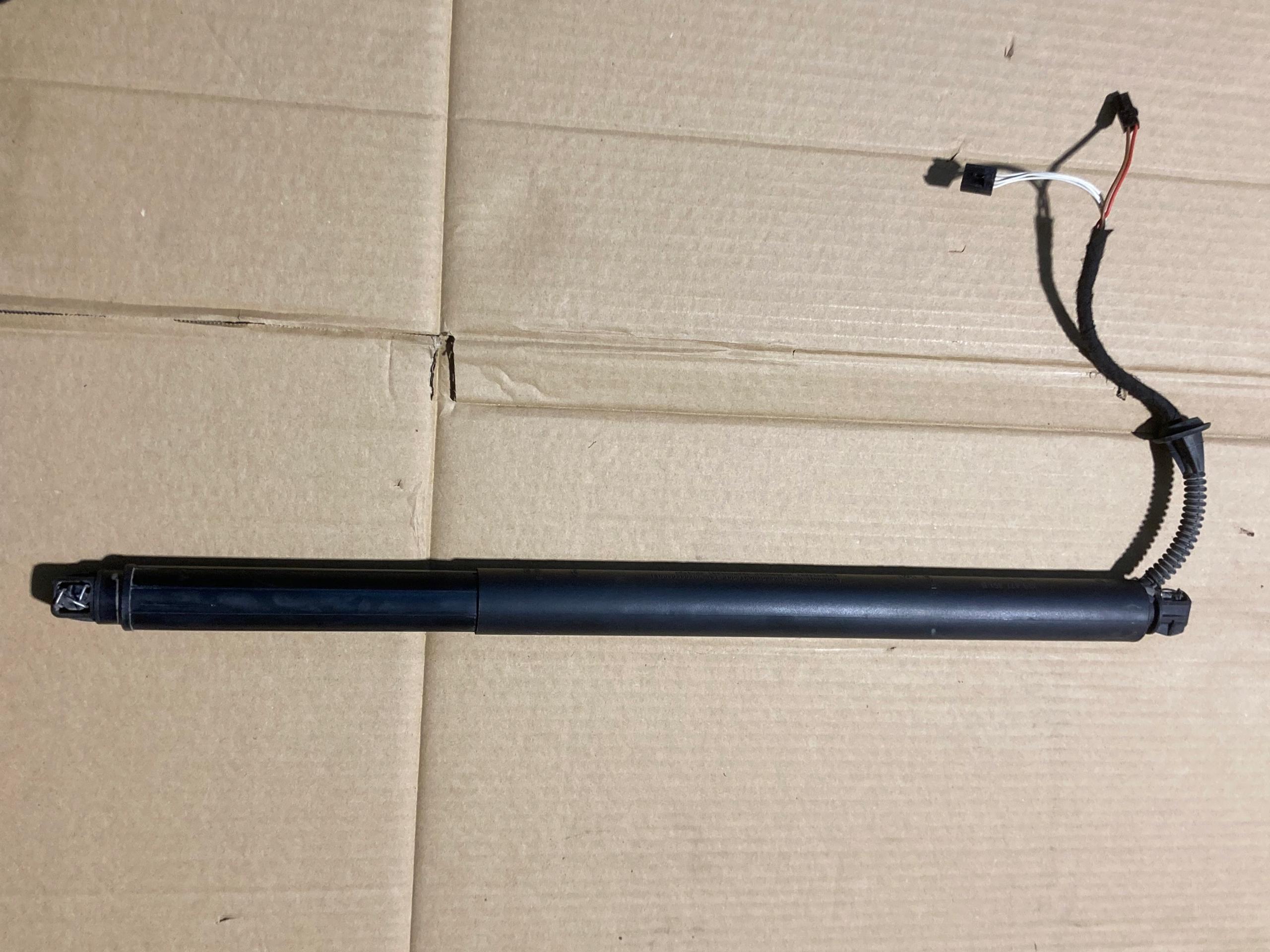 3T9827851B - ПРИВОДЫ ЭЛЕКТРИЧЕСКОЙ ЗАСЛОНКИ SKODA SUPERB II