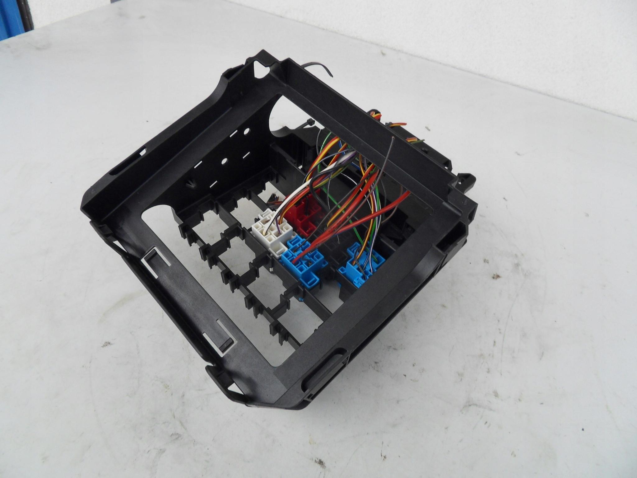 6C0907371A - SKODA FABIA III 3 14-18 1.4 TDI КОРОБКА КРОНШТЕЙН