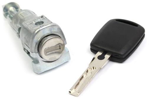 ME-001497 - SKODA OCTAVIA II 2 2004-ВСТАВКА ЗАМКА ДВЕРИ ЛЕВАЯ