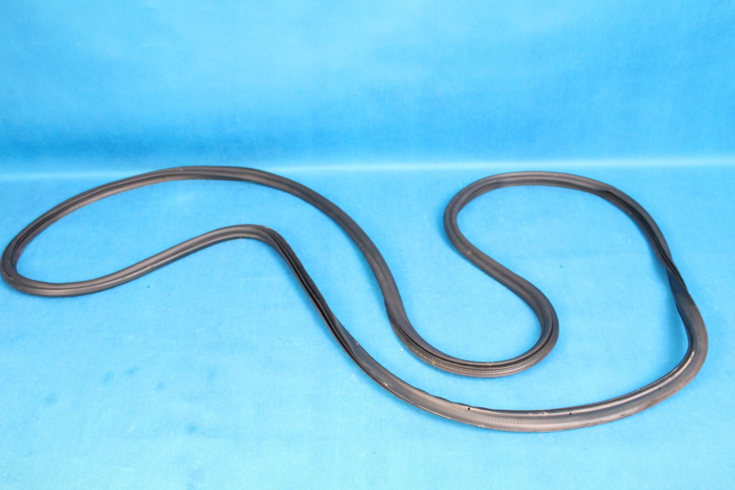 5E5827705F - SKODA OCTAVIA III VRS ПРОКЛАДКА БАГАЖНИКА 16R