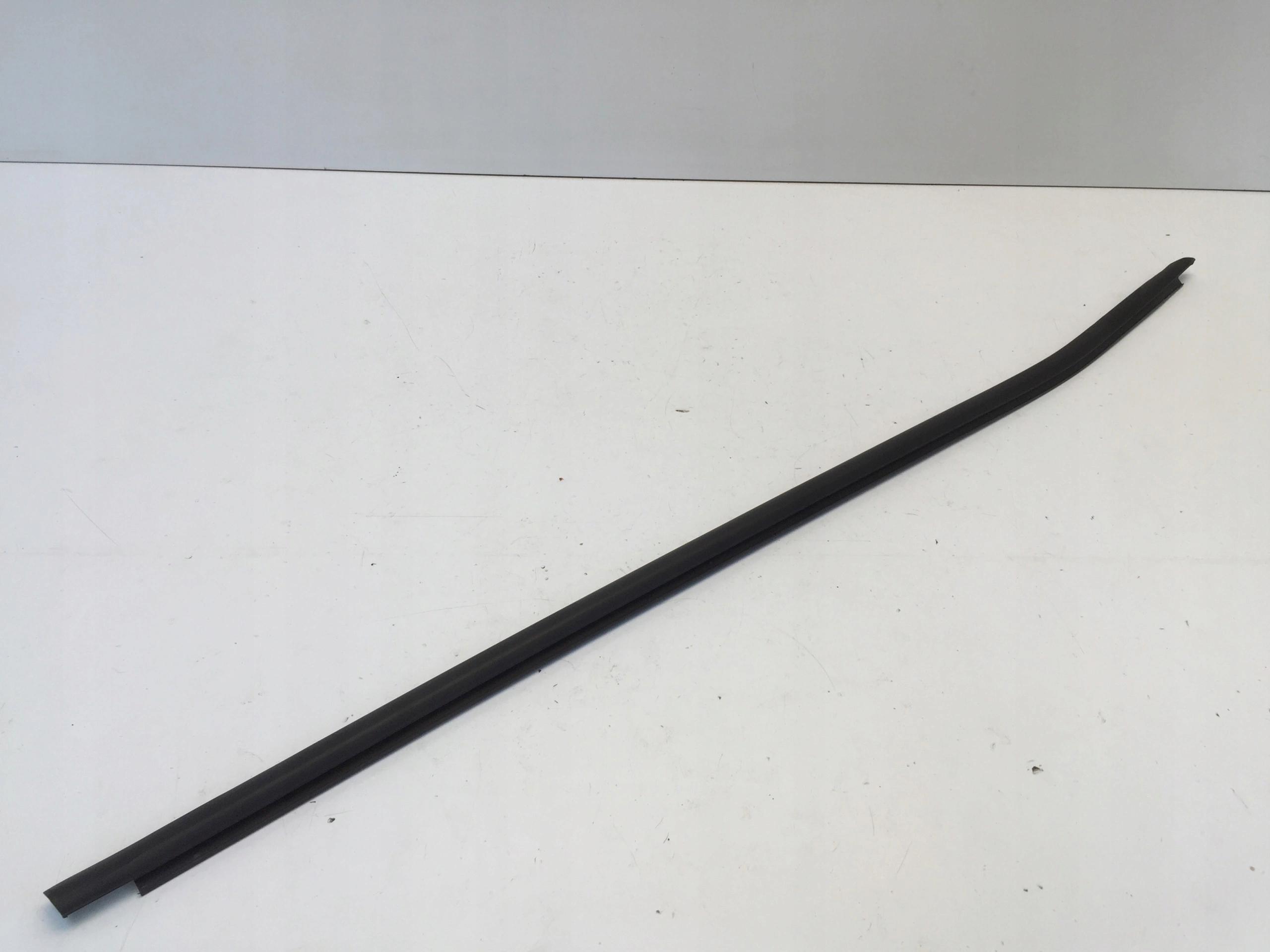 5E3837477 - SKODA OCTAVIA IV 4 ПЕРЕДНИЙ ПРАВЫЙ СКРЕБОК