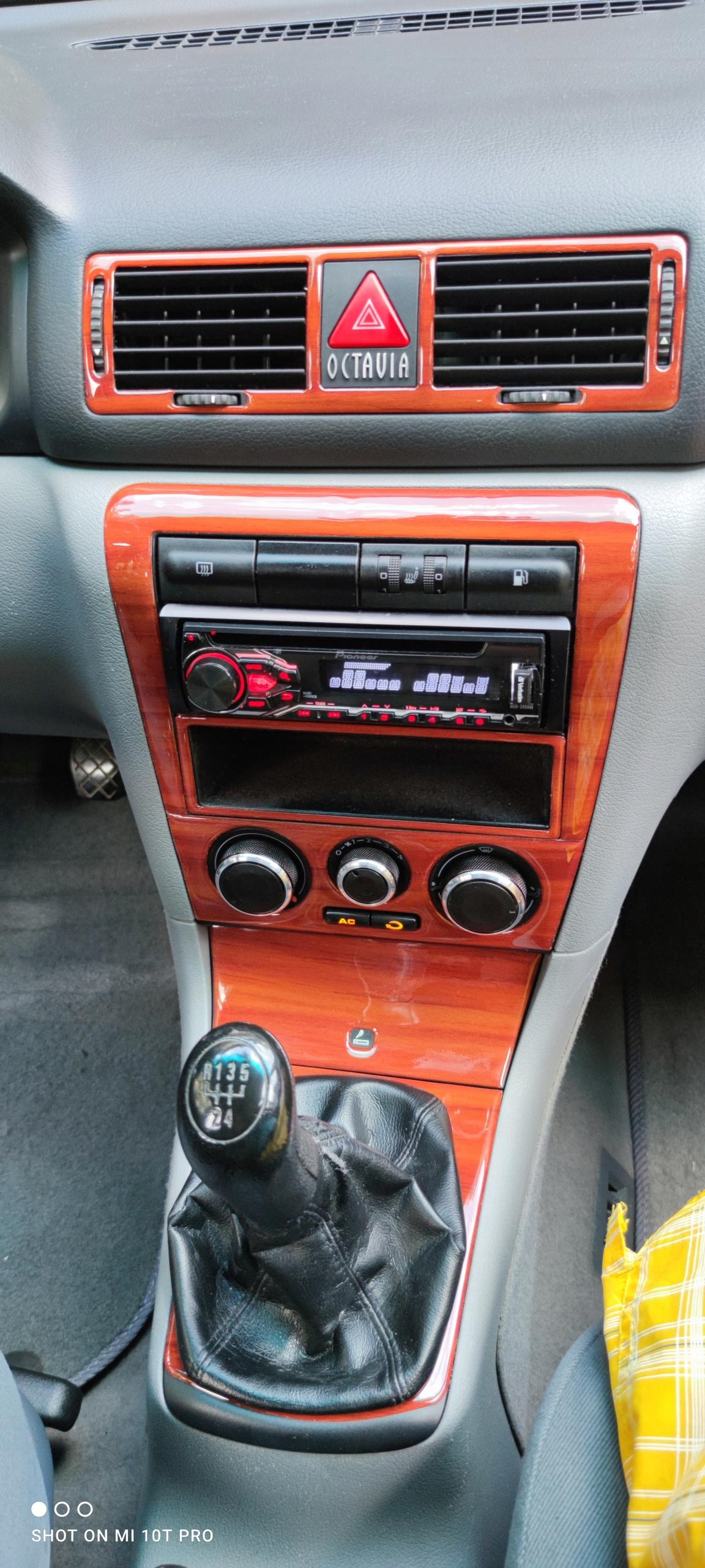 SKODA OCTAVIA КОКПІТ ПАНЕЛІ ВІНІРИ НАКЛЕЙКИ ВУГЛЕЦЮ