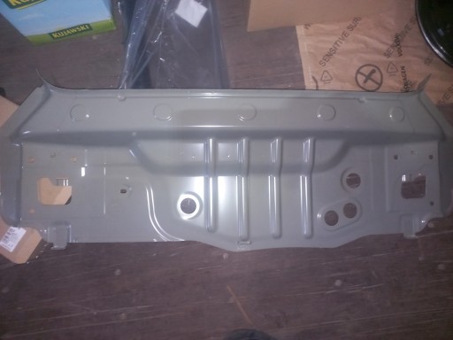 SKODA RAPID SPACEBACK РЕМІНЬ ЗАДНИЙ 5JJ813305