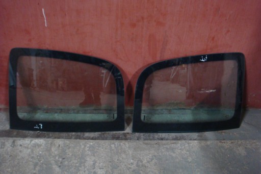 SKODA ROOMSTER КУЗОВНЕ СКЛО ЗАДНЄ ЛІВЕ ПРАВЕ