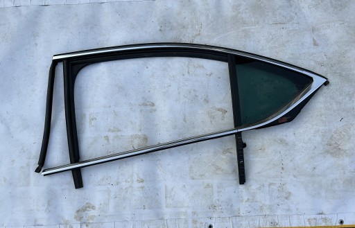 3V5845209BS - SKODA SUPERB III IV УЩІЛЬНЮВАЧ СКЛА ХРОМ ДВЕРІ