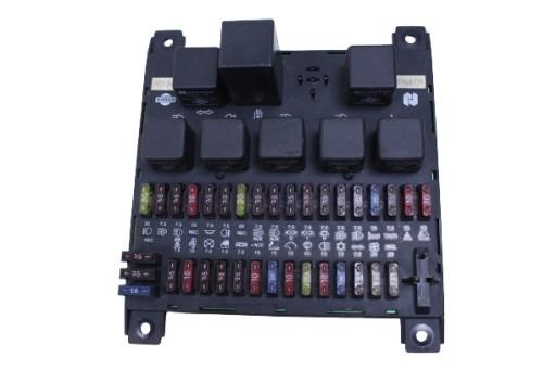 243109X100 - БЛОК ПРЕДОХРАНИТЕЛЕЙ 12В NISSAN ATLEON 99