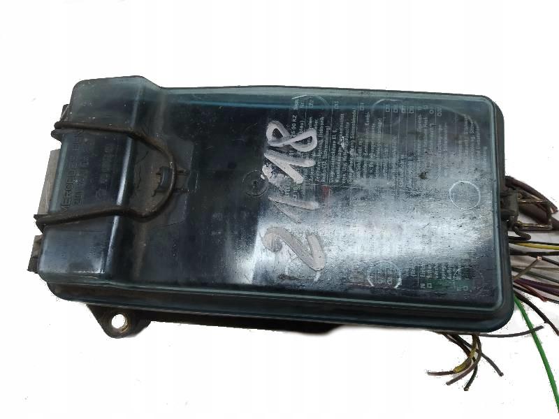 Блок предохранителей 2015400450 Mercedes 190w201