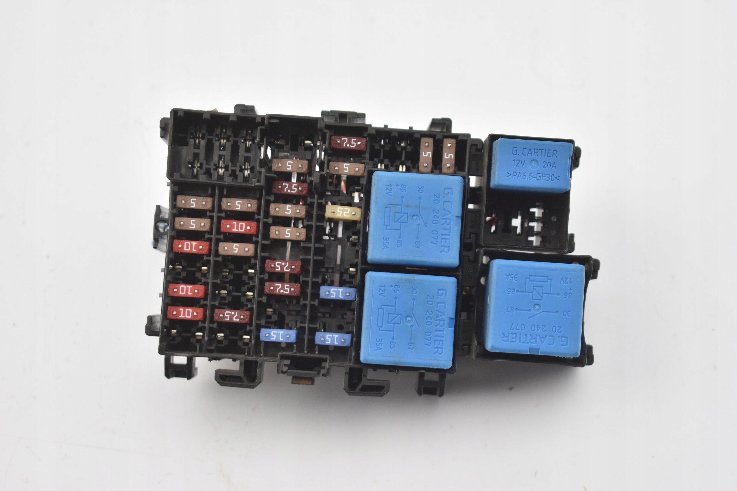 Блок предохранителей 243809584R DACIA LOGAN II