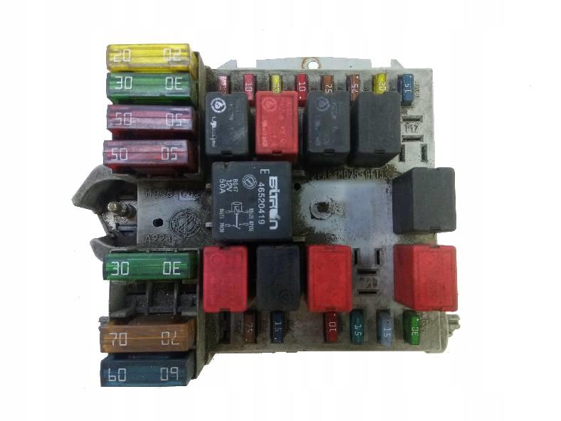 Блок запобіжників 51724394 Fiat Stilo і