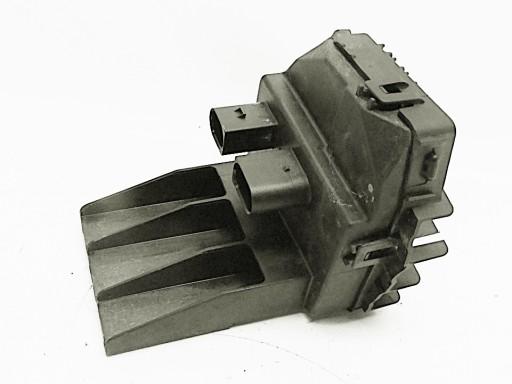 Блок запобіжників a2215402750 - mercedes w221