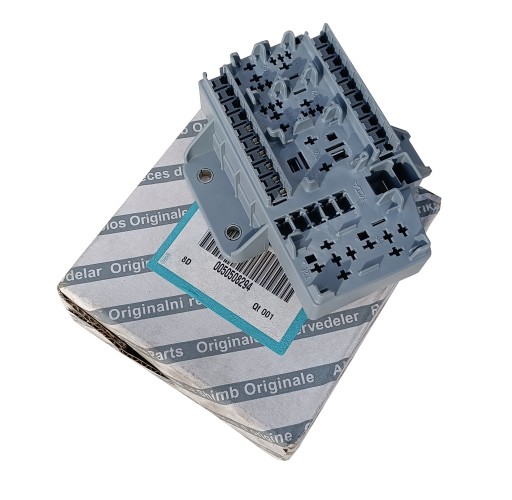 Блок предохранителей alfa romeo 159 50508294 новый оригинальный oe