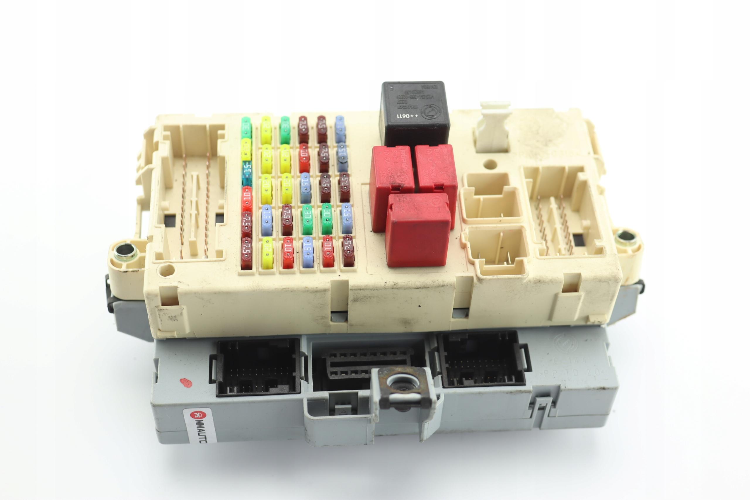 БЛОК ПРЕДОХРАНИТЕЛЕЙ ALFA ROMEO 159 .9 JTDm 16V