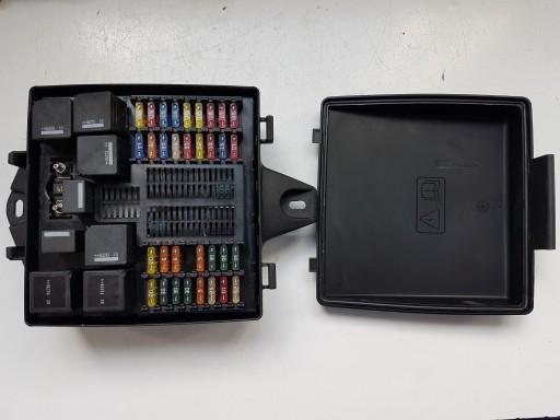 5.9 6.0 - БЛОК ПРЕДОХРАНИТЕЛЕЙ ASTON MARTIN DB9 5,9 6,0 V12 2004-