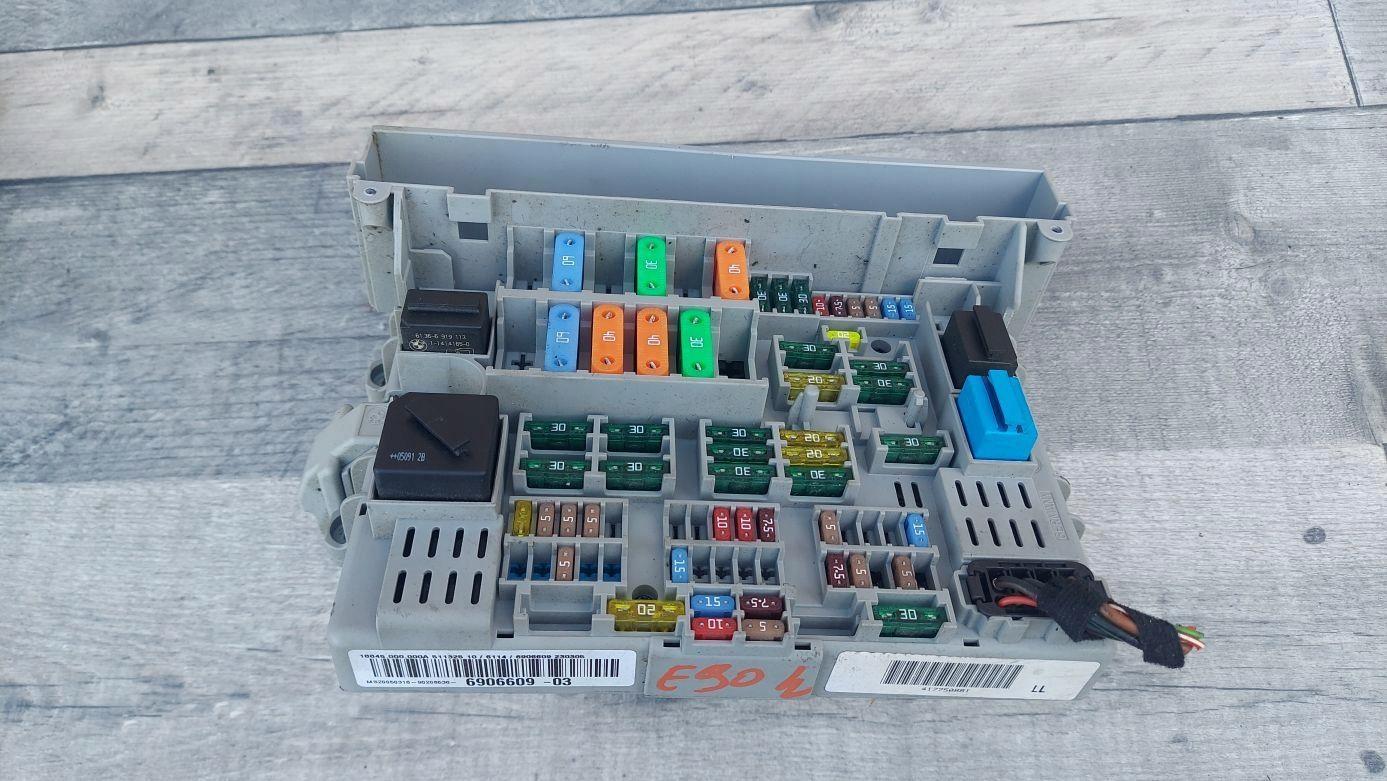 Блок предохранителей BMW E90 2.5 B