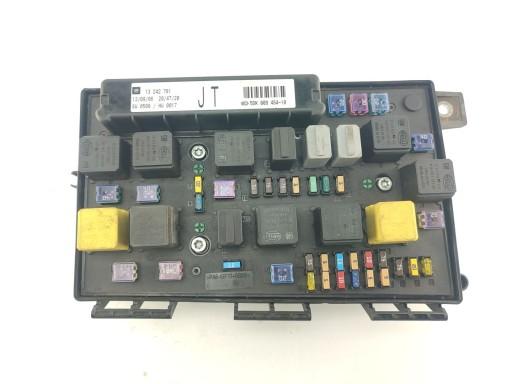 БЛОК ЗАПОБІЖНИКІВ BSI OPEL ZAFIRA B 13242781