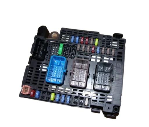 Блок предохранителей citroen peugeot 9811985380 новый оригинальный oe