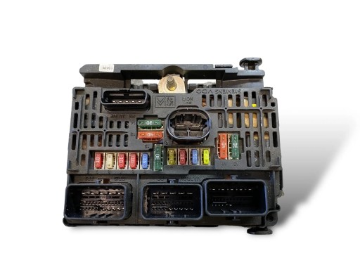 БЛОК ПРЕДОХРАНИТЕЛЕЙ C C4,P 307