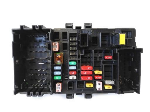 КОРОБКА ЗАПОБІЖНИКІВ CADILLAC ESCALADE 6.2 V8 L86 2018 84114433