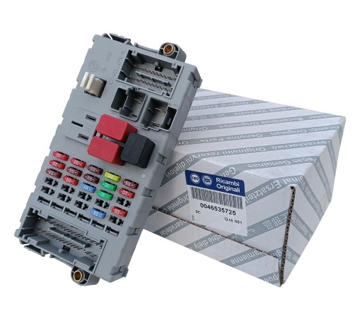 Блок предохранителей fiat doblo punto 46535725 новый оригинальный oe