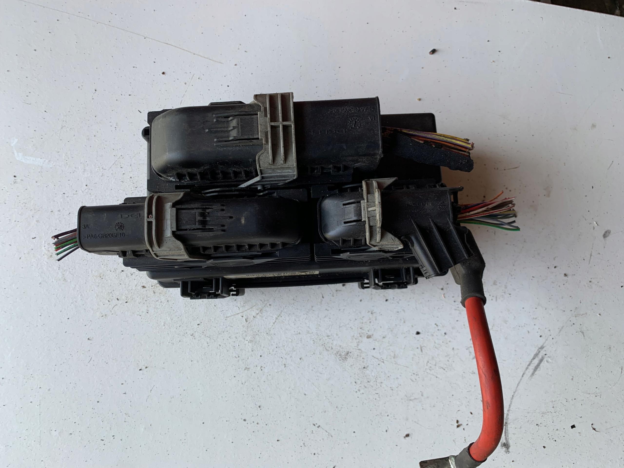 БЛОК ПРЕДОХРАНИТЕЛЕЙ FIAT GRANDE PUNTO 51736451