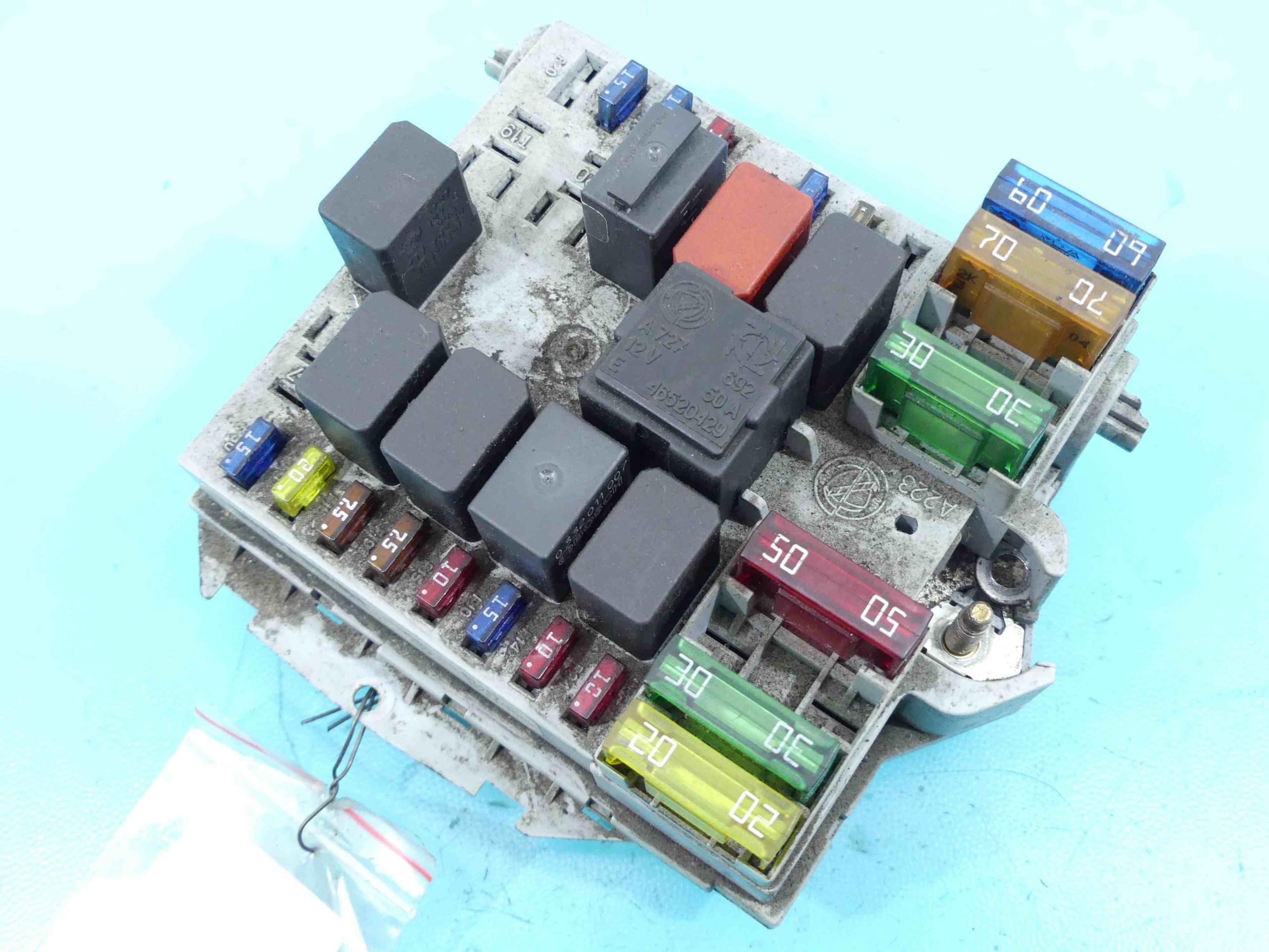 БЛОК ЗАПОБІЖНИКІВ FIAT STILO 46846105