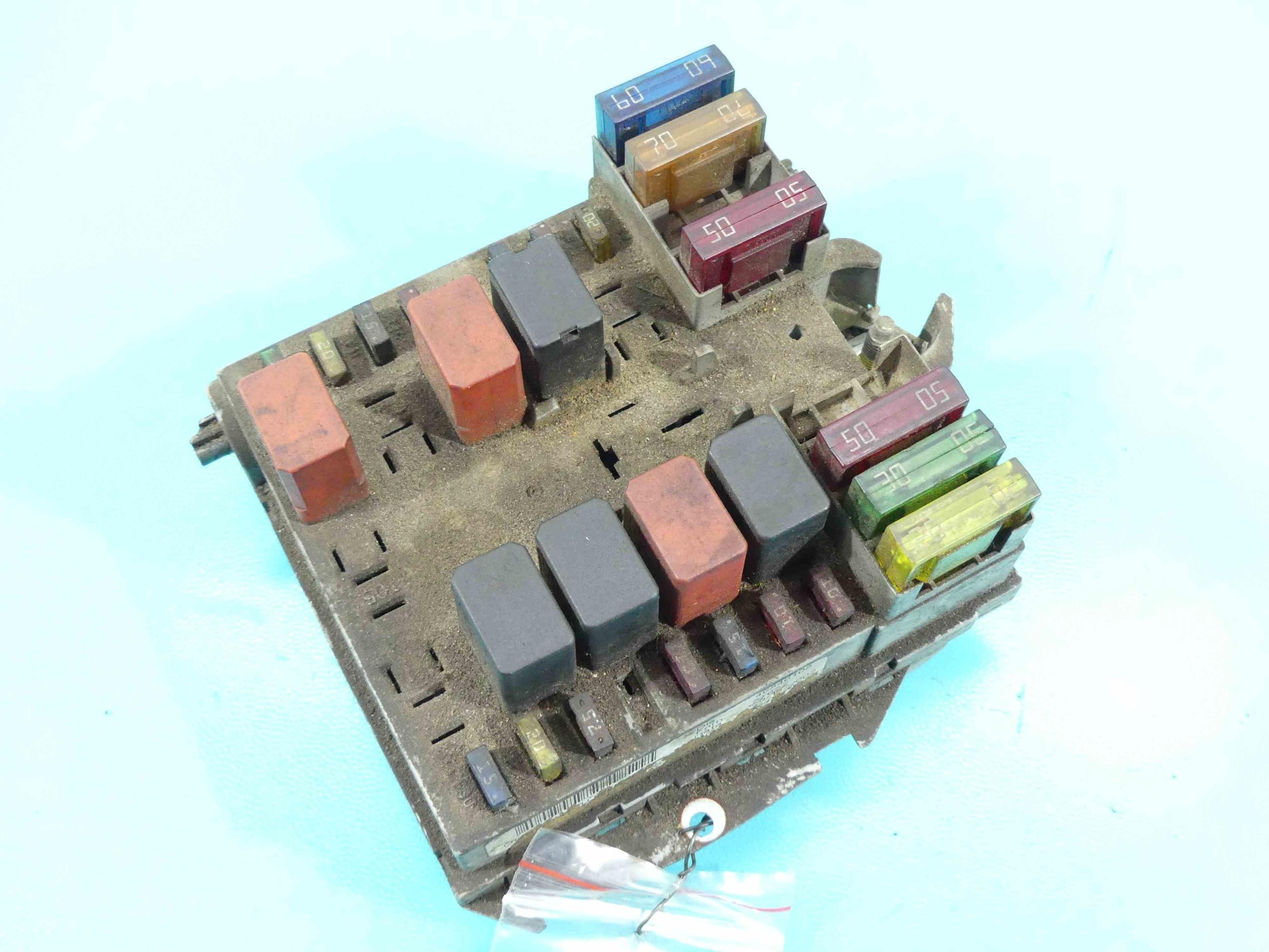 БЛОК ПРЕДОХРАНИТЕЛЕЙ FIAT STILO 46846108 1.9 JTD