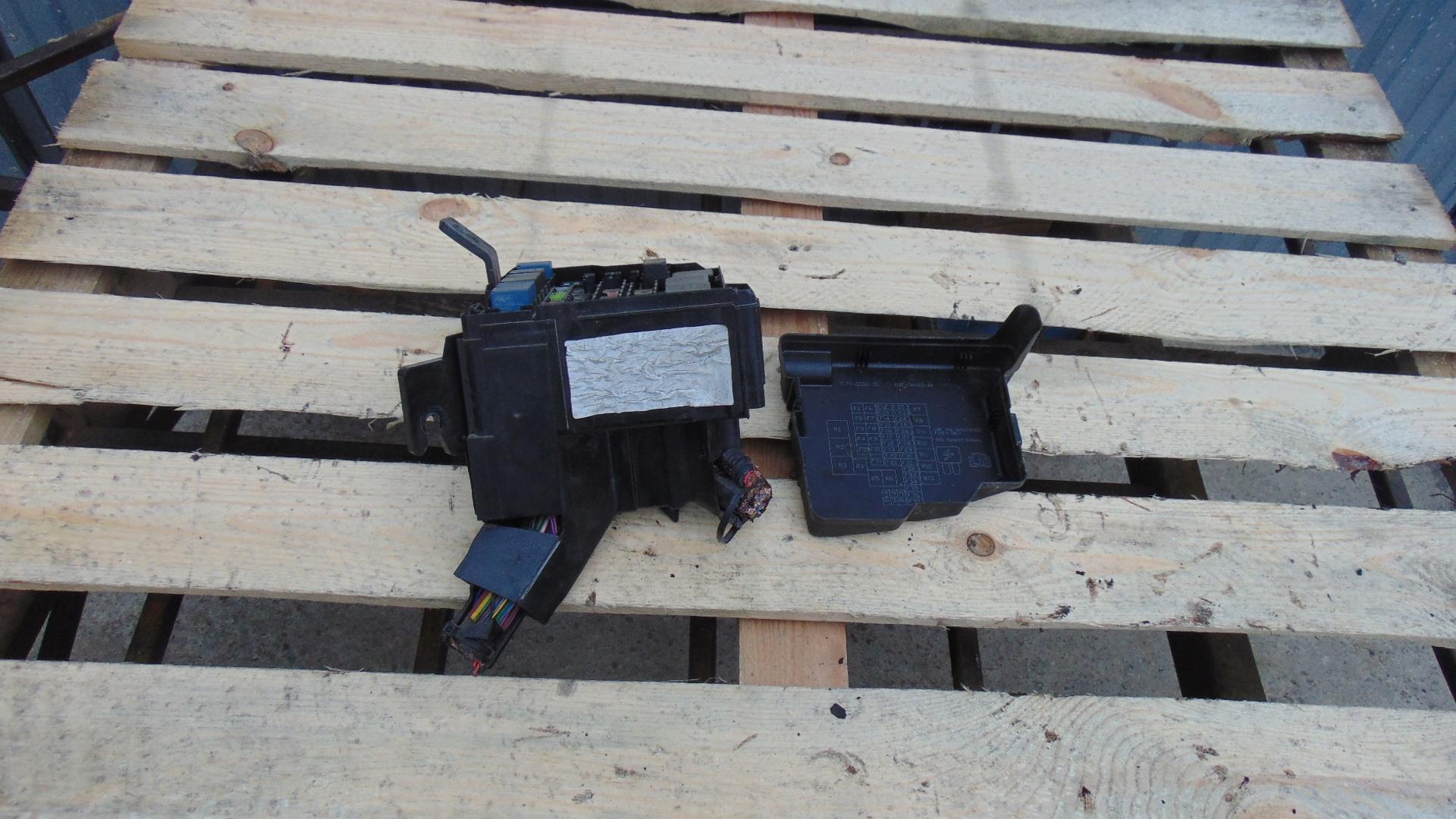 БЛОК ЗАПОБІЖНИКІВ FIESTA MK7 1.6 TDCI