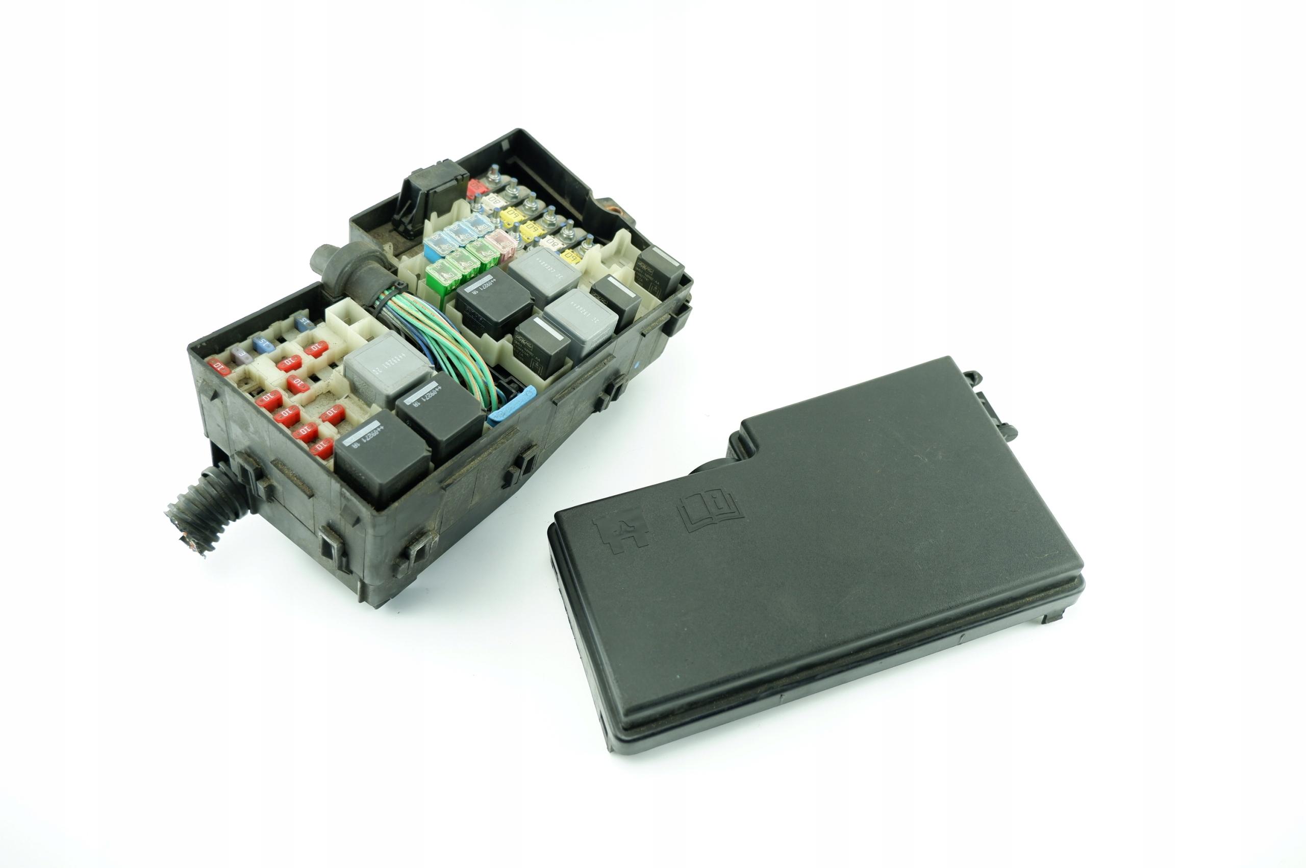 БЛОК ЗАПОБІЖНИКІВ FOCUS MK2 LIFT 8M5T14K733