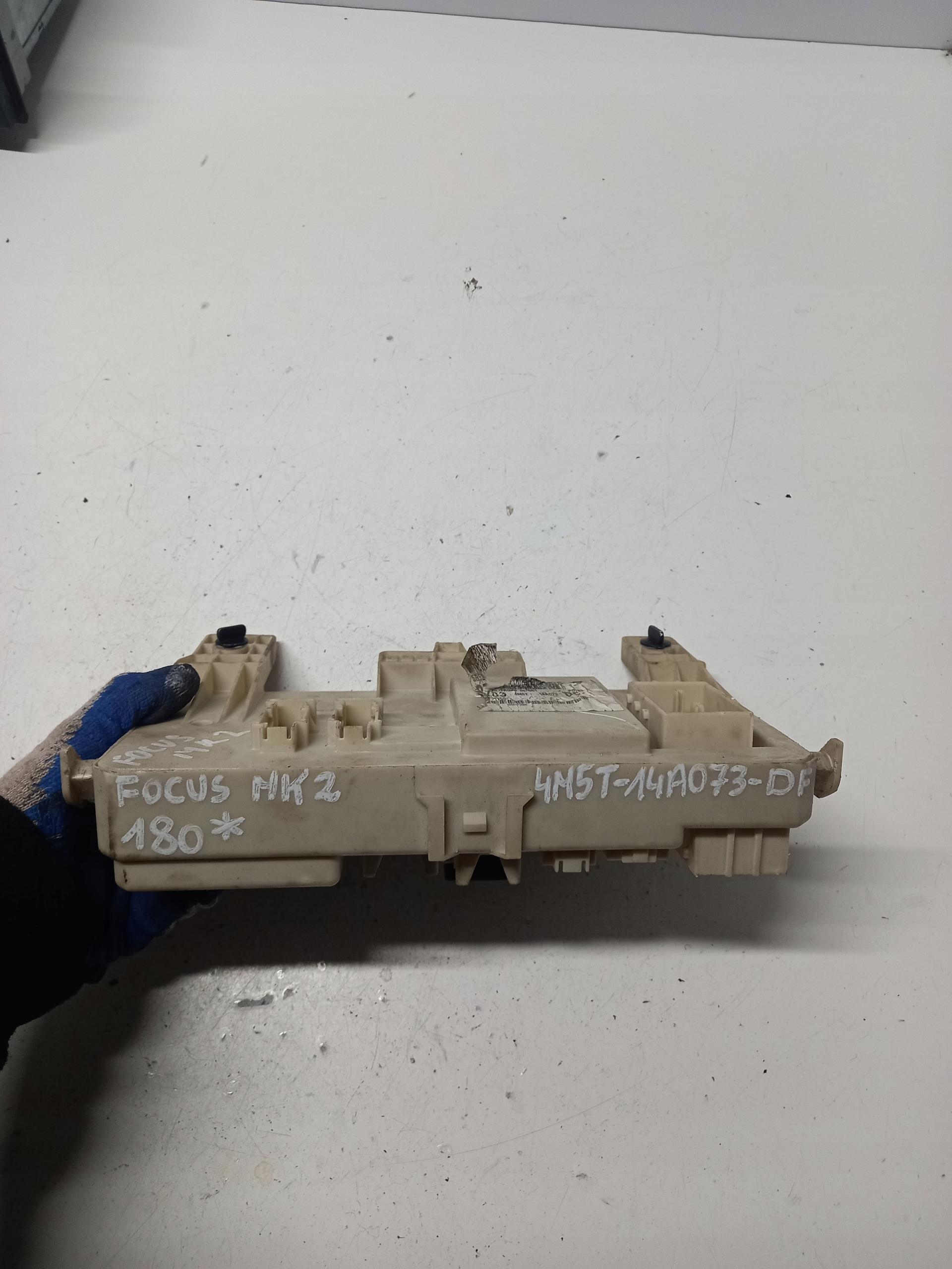 4M5T-14A073-DF - БЛОК ЗАПОБІЖНИКІВ FORD FOCUS MK-2