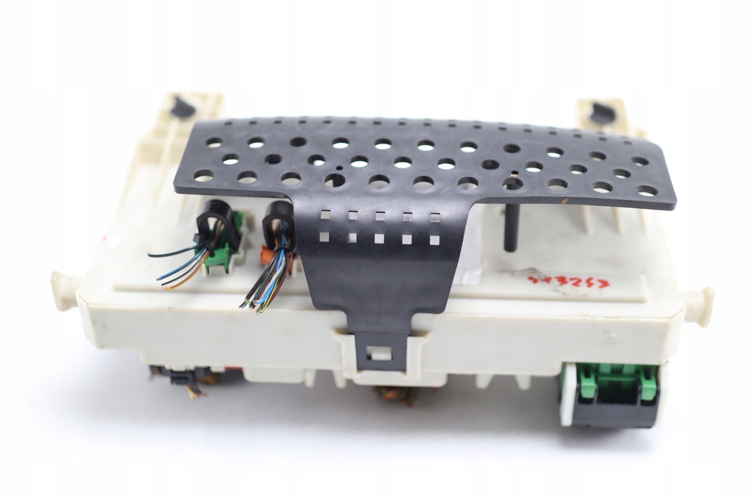 7M5T-14A073-BB - БЛОК ПРЕДОХРАНИТЕЛЕЙ FORD FOCUS MK2 7M5T14014CED