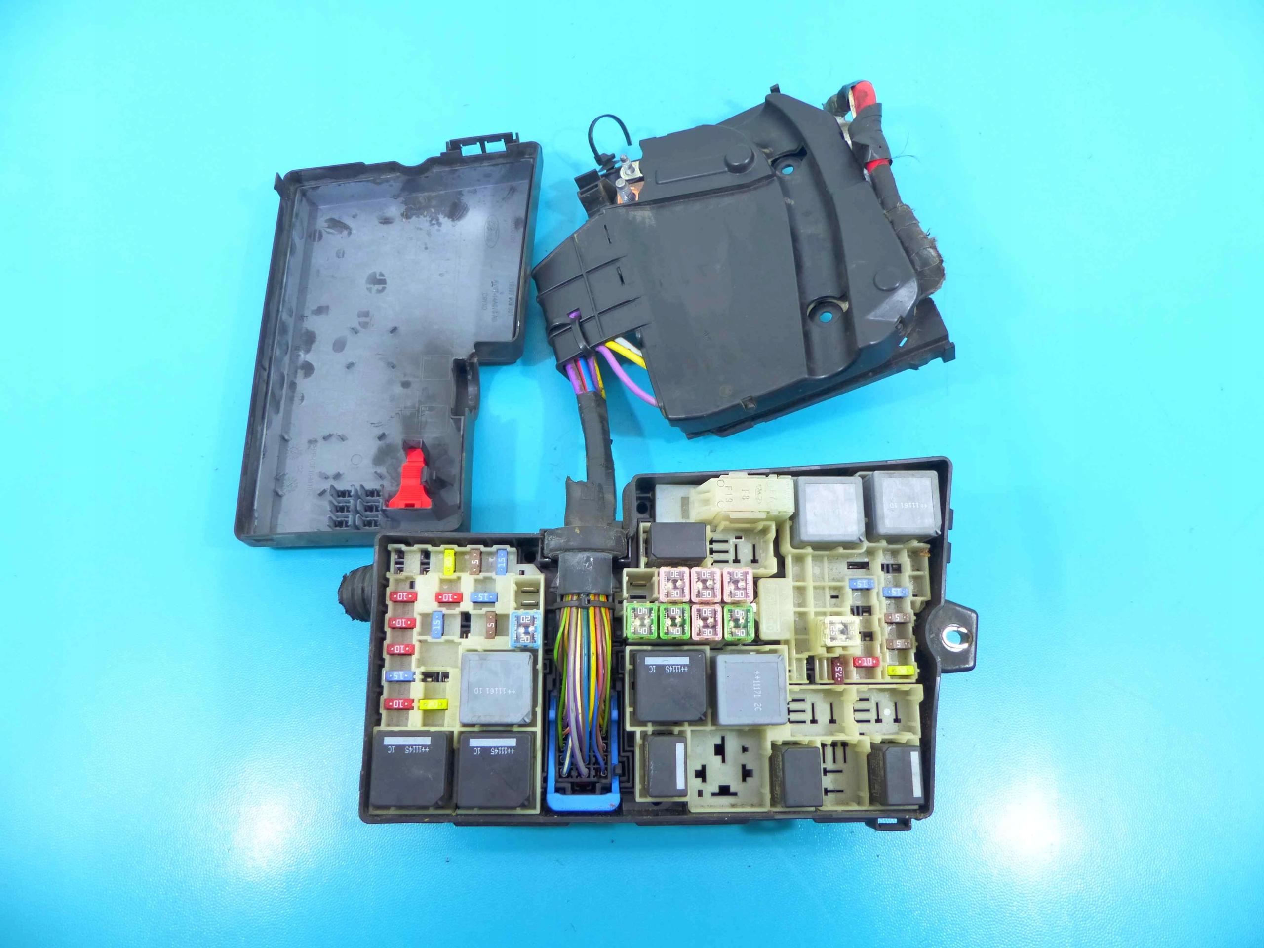 BV6T-14K733-BAC - БЛОК ПРЕДОХРАНИТЕЛЕЙ FORD FOCUS MK3 1.6 TDCI