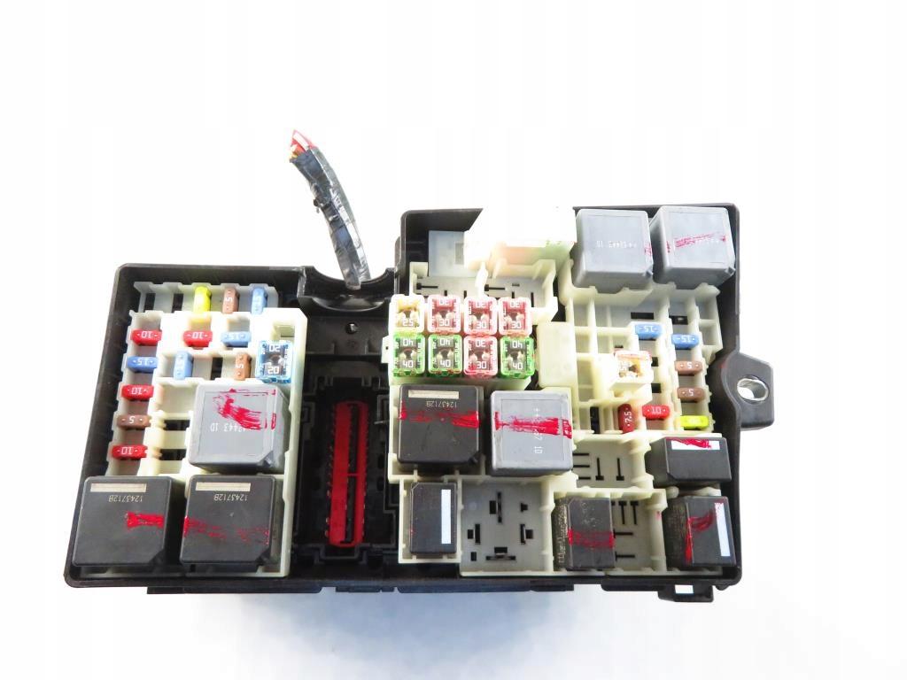 БЛОК ПРЕДОХРАНИТЕЛЕЙ FORD FOCUS MK3 5B0Q10107