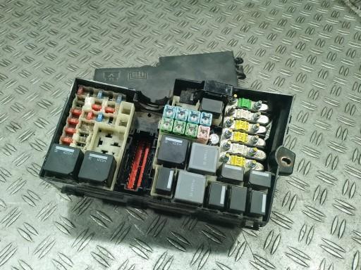 БЛОК ЗАПОБІЖНИКІВ FORD KUGA AV4T14K733 2.0