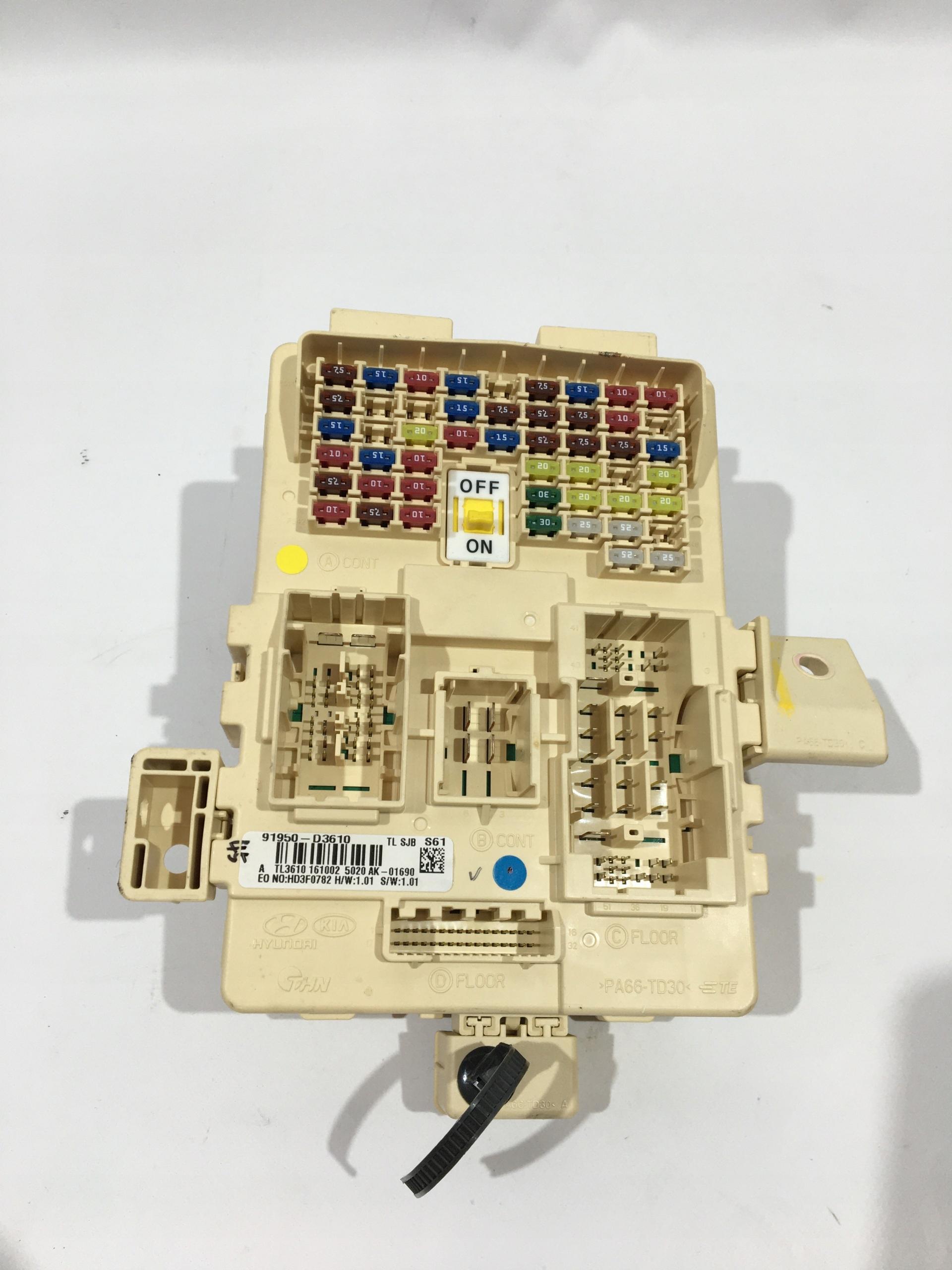 91950-D3610 - БЛОК ЗАПОБІЖНИКІВ HYUNDAI TUCSON III 15-