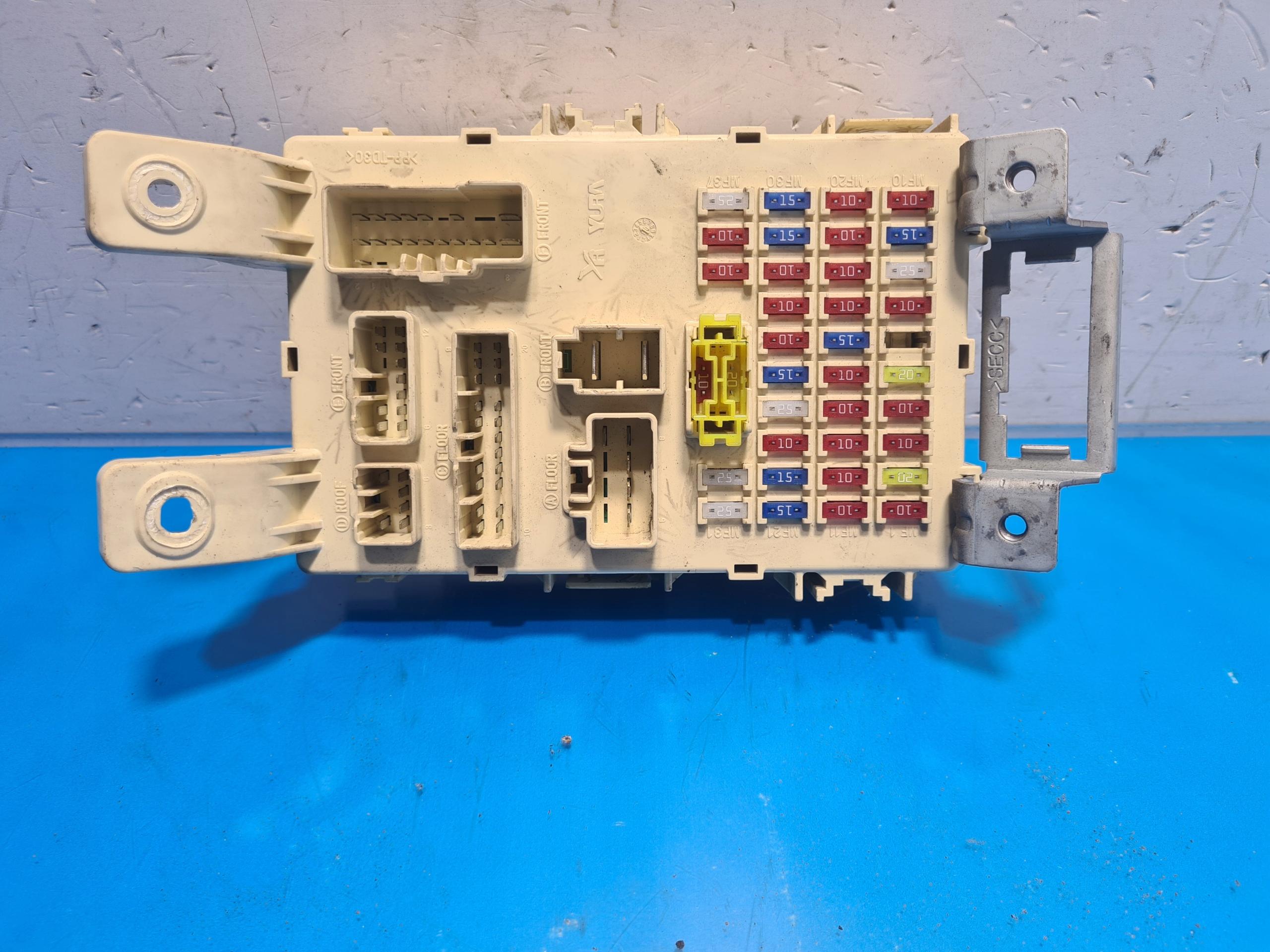 919501J011 - БЛОК ЗАПОБІЖНИКІВ KIA VENGA 1.6 10-14