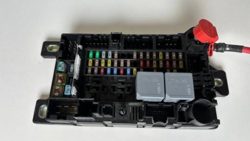 LR115398 - Блок запобіжників land rover k8d2-14a073-bd