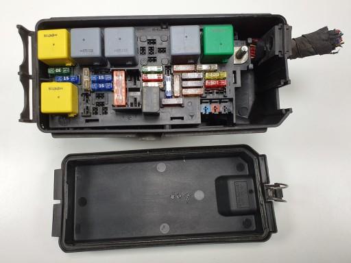 A1645402972 1645400182 - Блок запобіжників MERCEDES R-KL W251