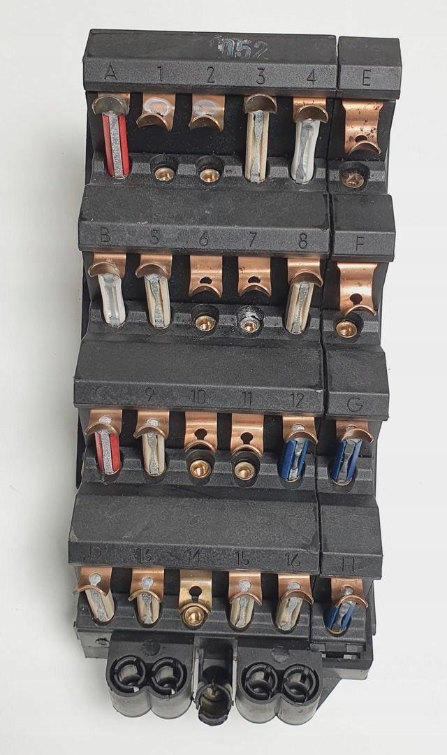 Блок запобіжників MERCEDES W124 1245401250