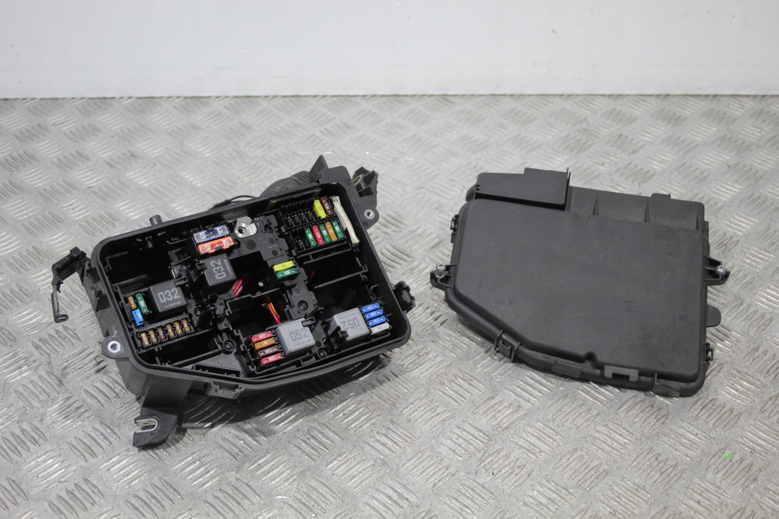 Блок предохранителей корпус A-класс W177 AMG