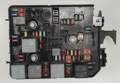 Блок запобіжників opel adam 39117562