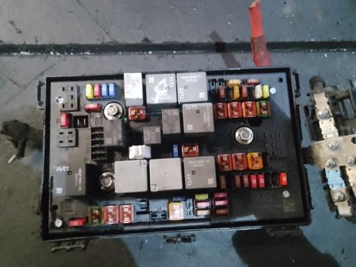 Блок запобіжників opel astra j iv 13449210