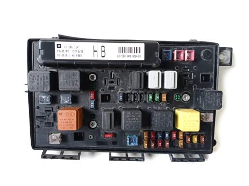 БЛОК ЗАПОБІЖНИКІВ OPEL ASTRA ZAFIRA 13206754