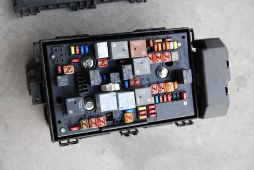 БЛОК ЗАПОБІЖНИКІВ OPEL ZAFIRA C 15R