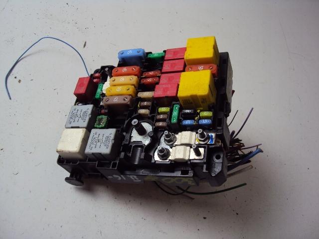 БЛОК ПРЕДОХРАНИТЕЛЕЙ PEUGEOT 3008 II 2016-