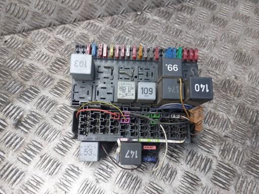 357937039 357955531 - БЛОК ПРЕДОХРАНИТЕЛЕЙ РЕЛЕ 140 TRANSPORTER T4 2.5 701959141B